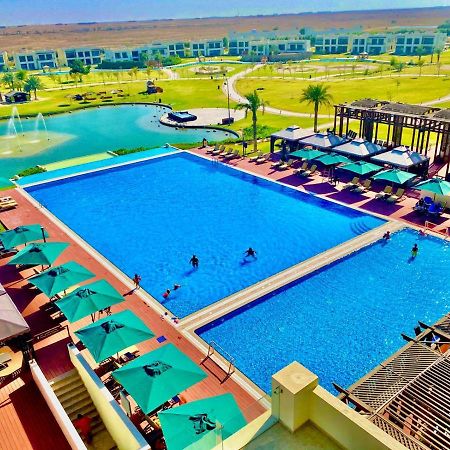 Retaj Salwa Resort & Spa Doha Exterior foto The pool at the Al-Jazair Resort