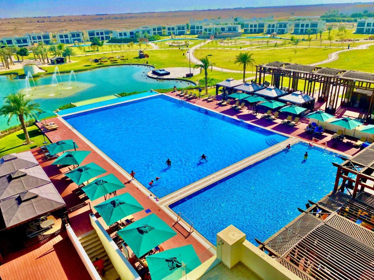 Retaj Salwa Resort & Spa Doha Exterior foto The pool at the Al-Jazair Resort