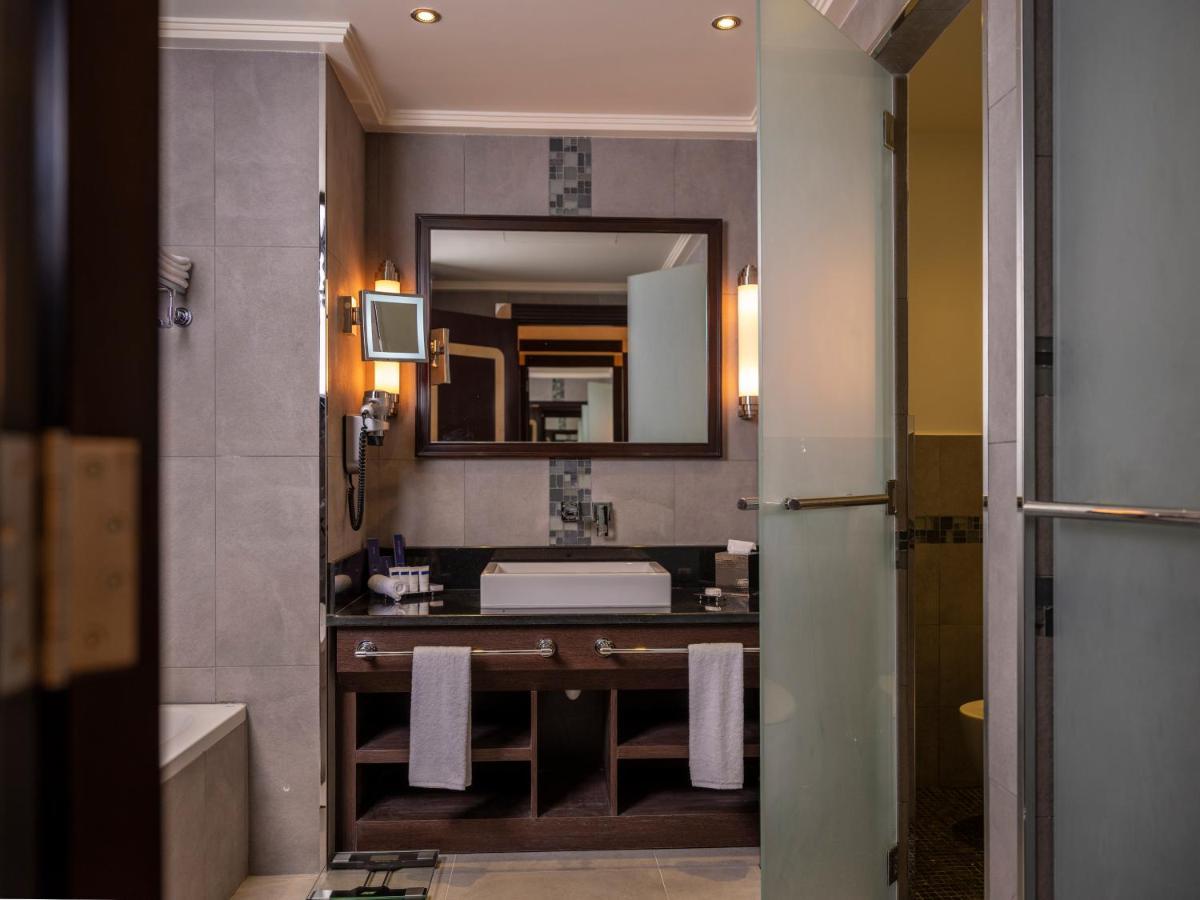 Retaj Salwa Resort & Spa Doha Exterior foto Bathroom