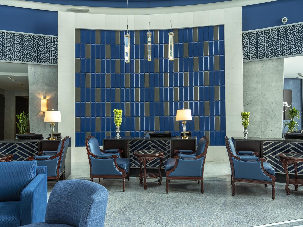 Retaj Salwa Resort & Spa Doha Exterior foto The lobby of the hotel